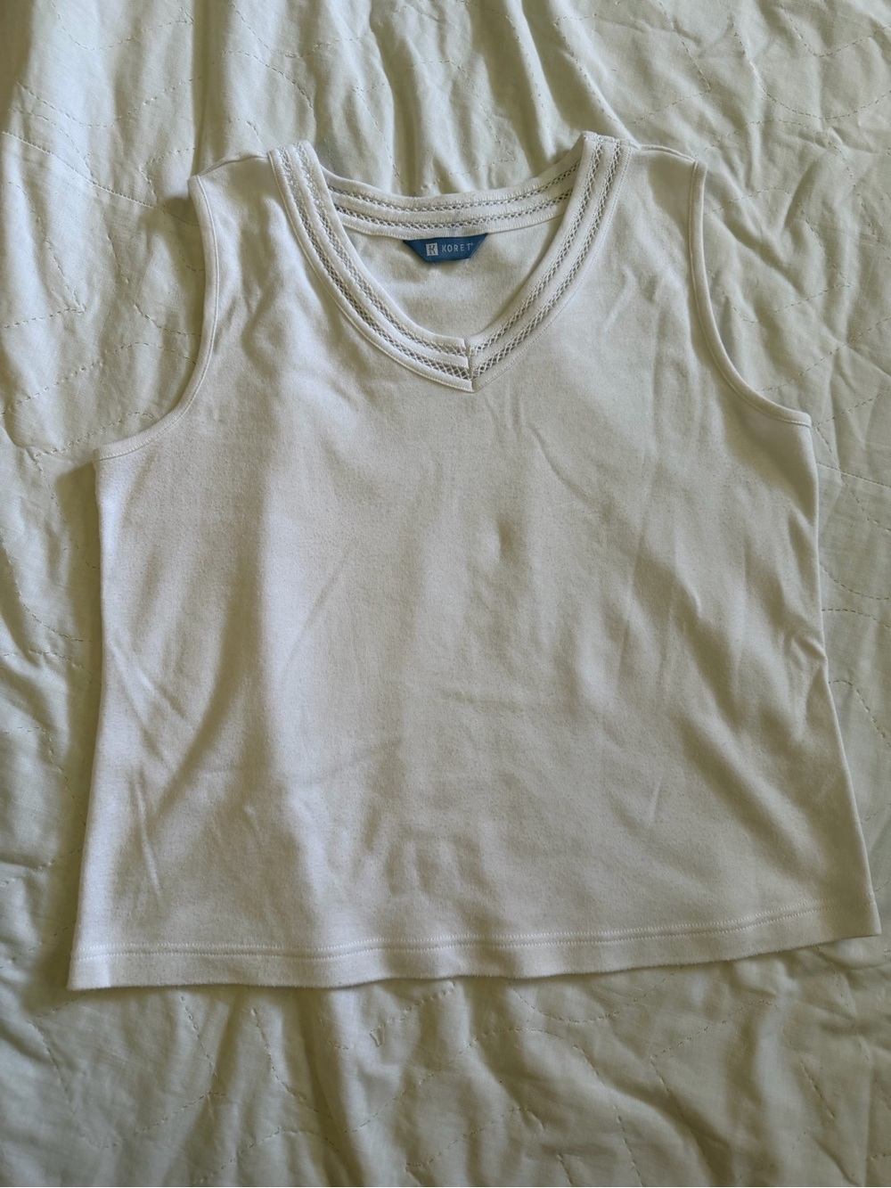 Koret Girls White V-Neck Sleeveless Tank Top
